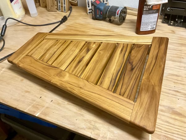 Foredeck seat completed